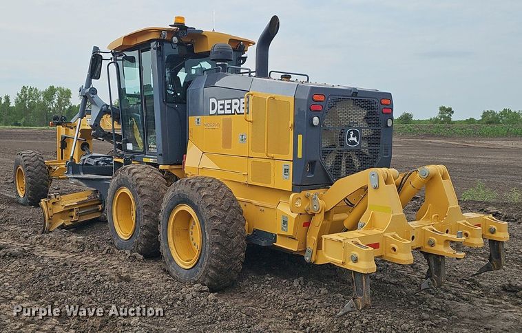 image for item DS4633 2014 John Deere 772GP motor grader