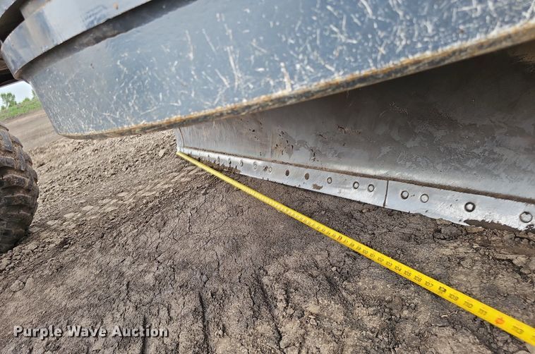 image for item DS4633 2014 John Deere 772GP motor grader