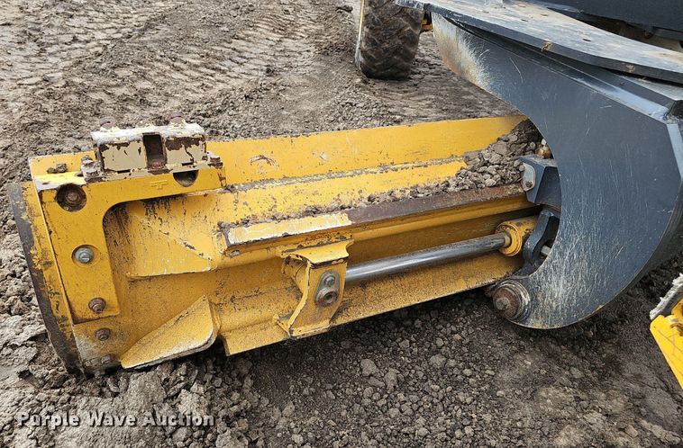 image for item DS4633 2014 John Deere 772GP motor grader