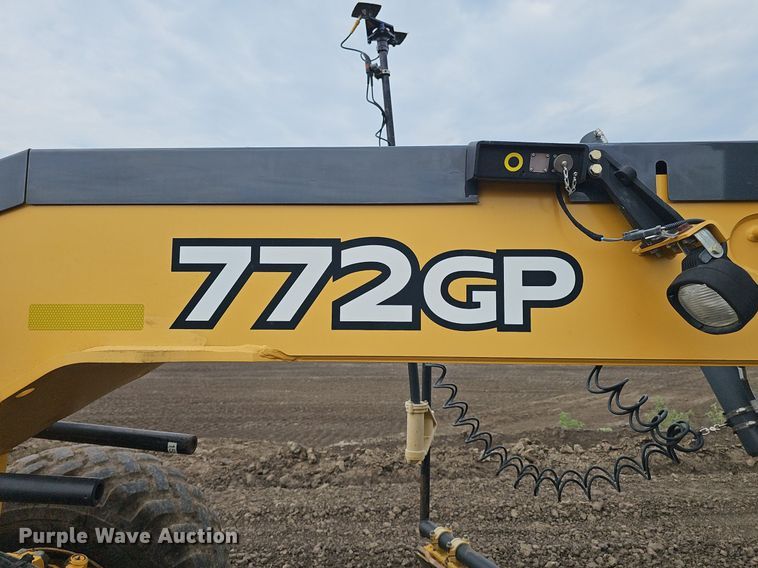 image for item DS4633 2014 John Deere 772GP motor grader