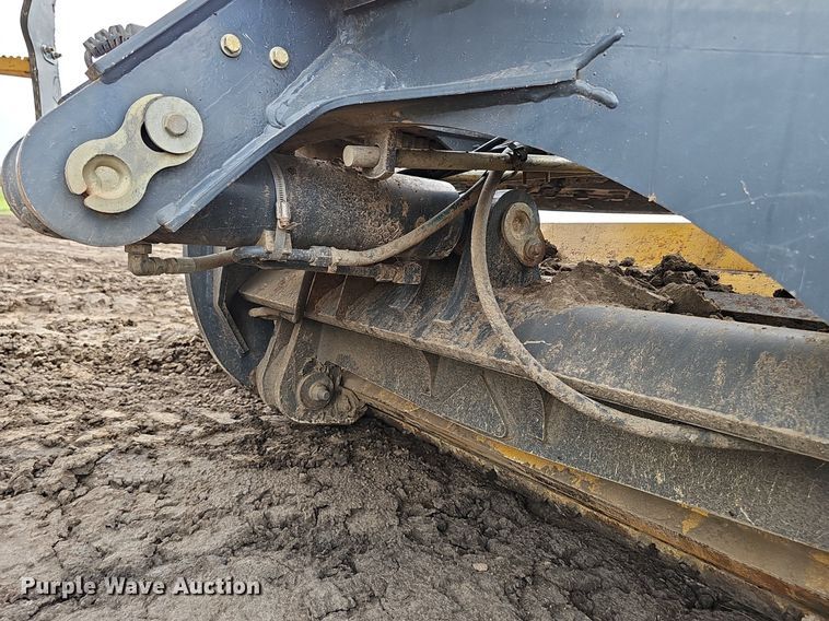 image for item DS4633 2014 John Deere 772GP motor grader