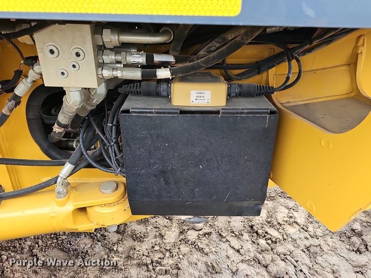 image for item DS4633 2014 John Deere 772GP motor grader