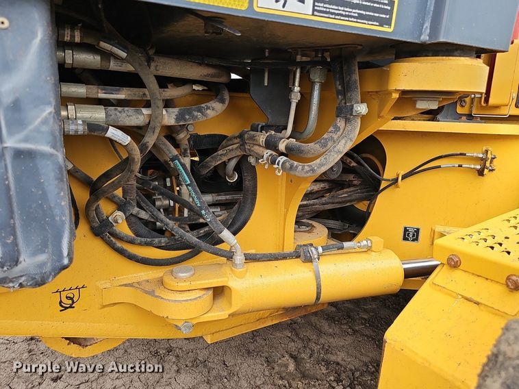 image for item DS4633 2014 John Deere 772GP motor grader