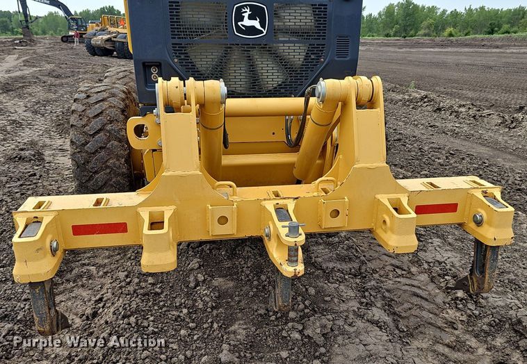 image for item DS4633 2014 John Deere 772GP motor grader