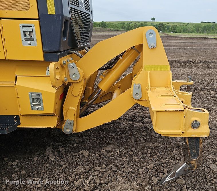 image for item DS4633 2014 John Deere 772GP motor grader