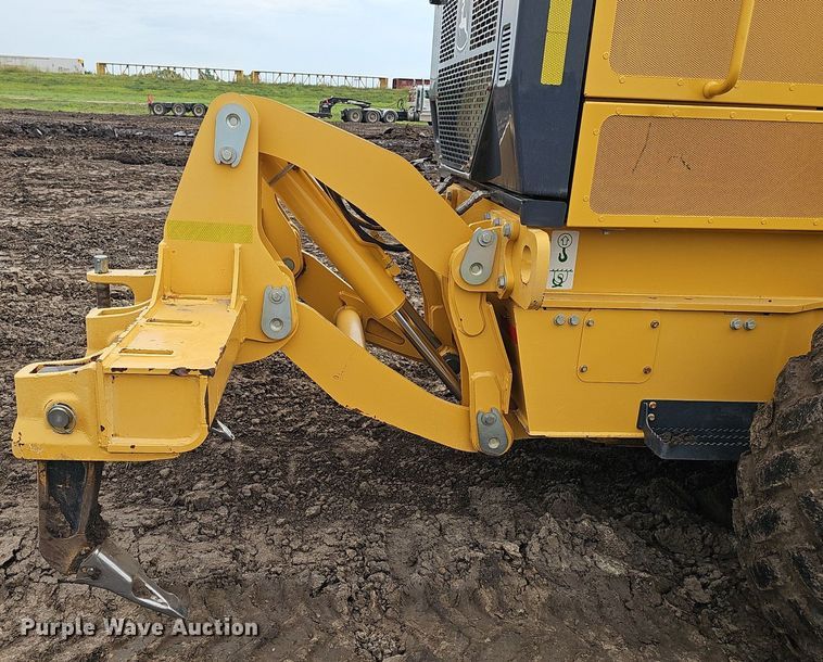 image for item DS4633 2014 John Deere 772GP motor grader