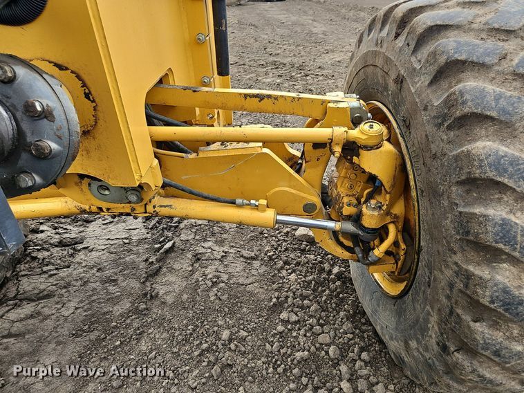 image for item DS4633 2014 John Deere 772GP motor grader