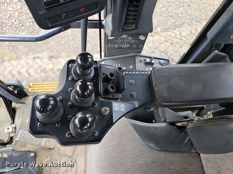 image for item DS4633 2014 John Deere 772GP motor grader