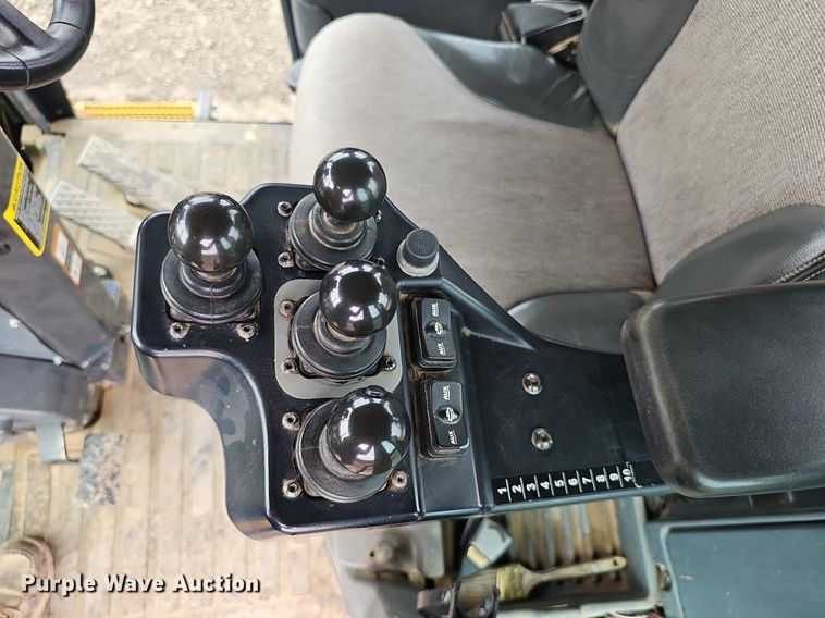 image for item DS4633 2014 John Deere 772GP motor grader