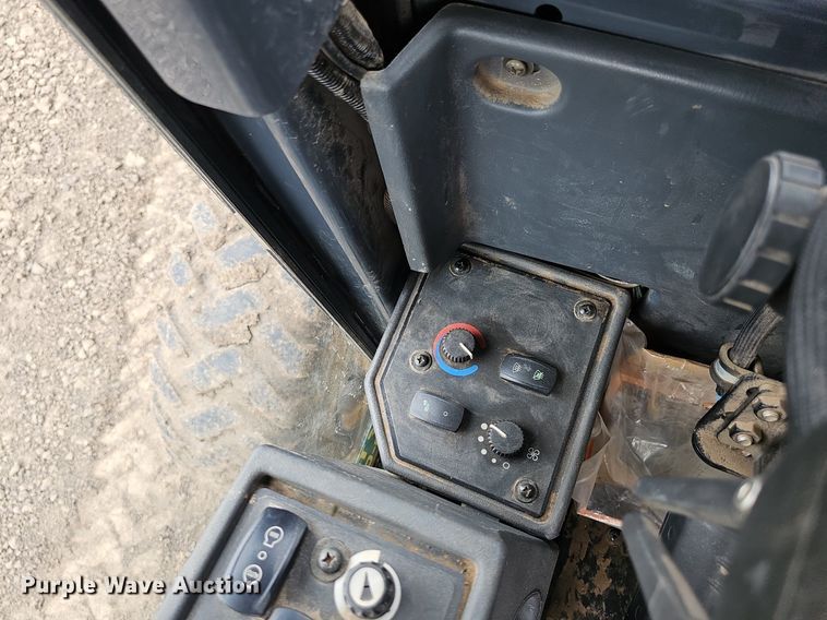 image for item DS4633 2014 John Deere 772GP motor grader