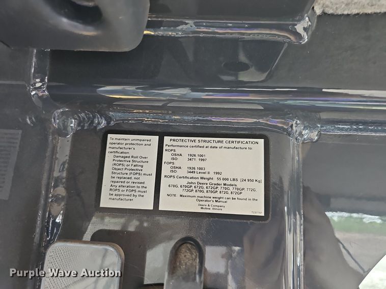 image for item DS4633 2014 John Deere 772GP motor grader