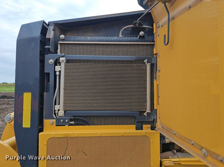 image for item DS4633 2014 John Deere 772GP motor grader