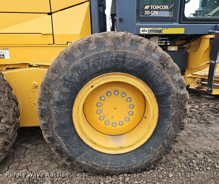 image for item DS4633 2014 John Deere 772GP motor grader