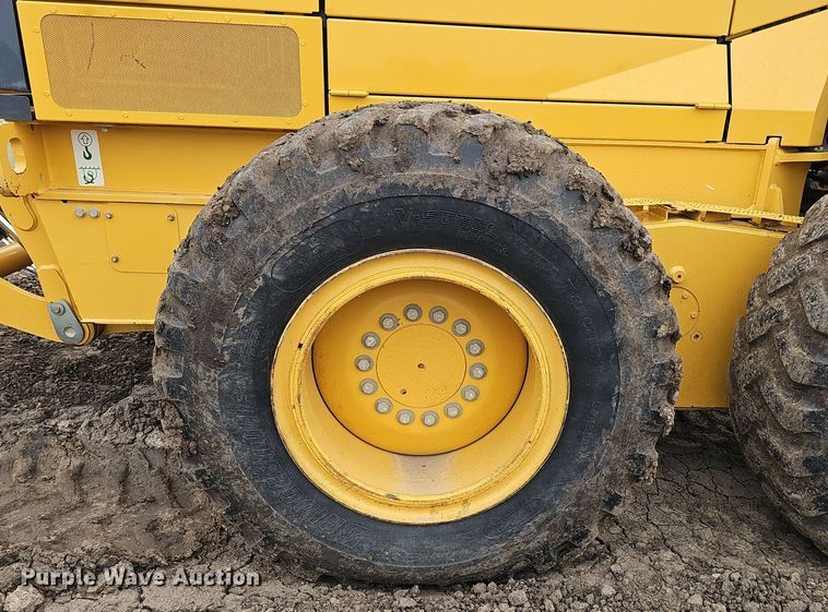 image for item DS4633 2014 John Deere 772GP motor grader