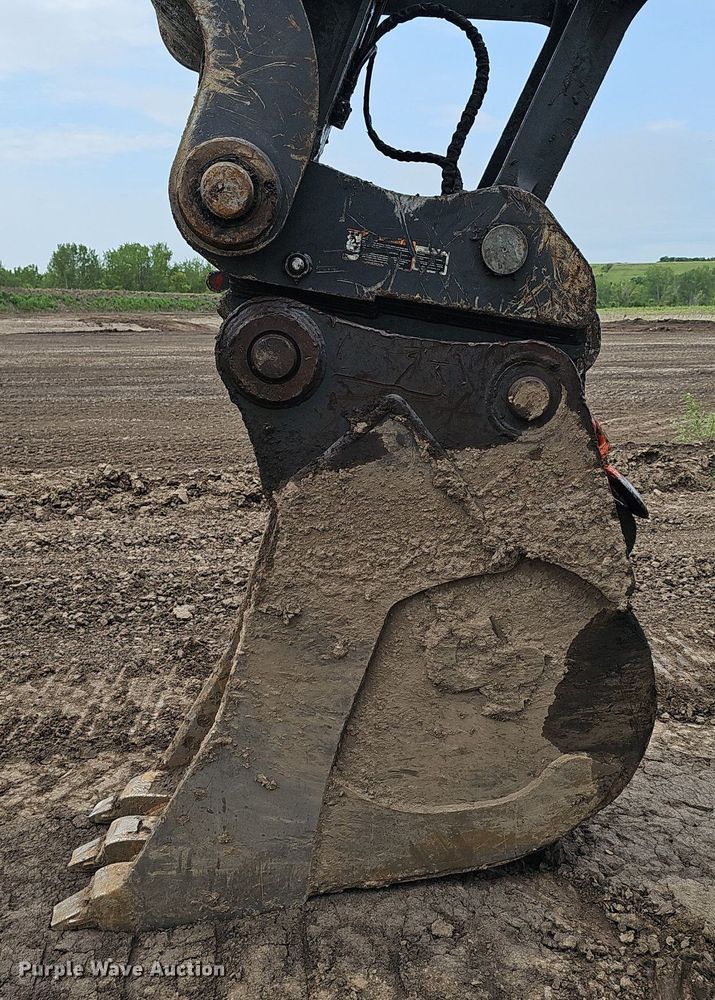 image for item DS4636 2017 John Deere 350G LC excavator