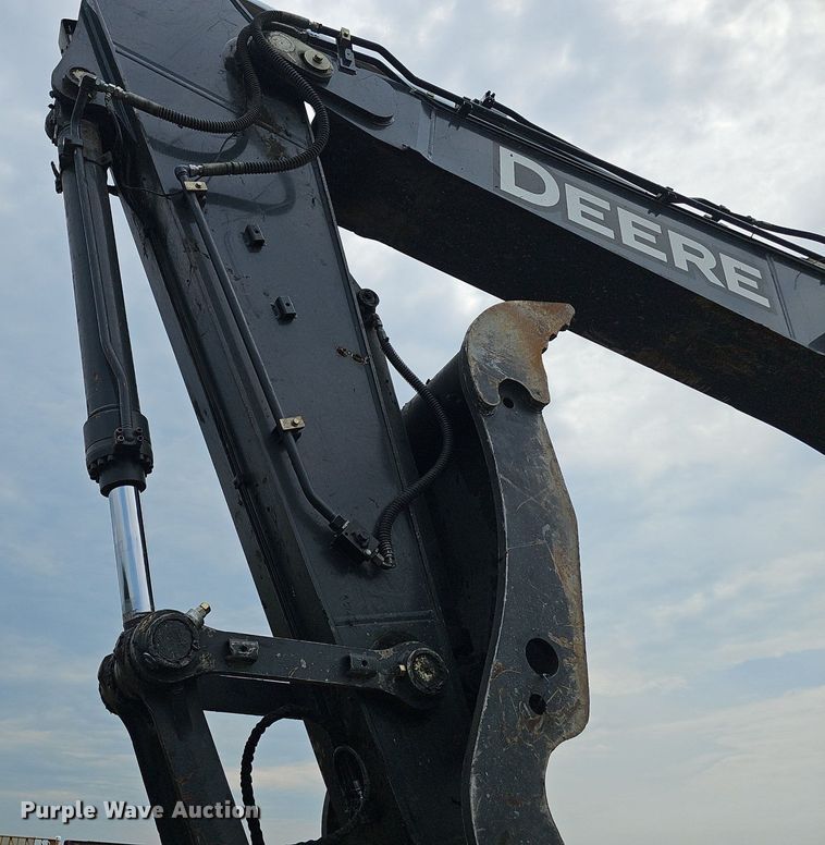 image for item DS4636 2017 John Deere 350G LC excavator