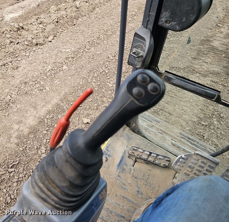 image for item DS4636 2017 John Deere 350G LC excavator