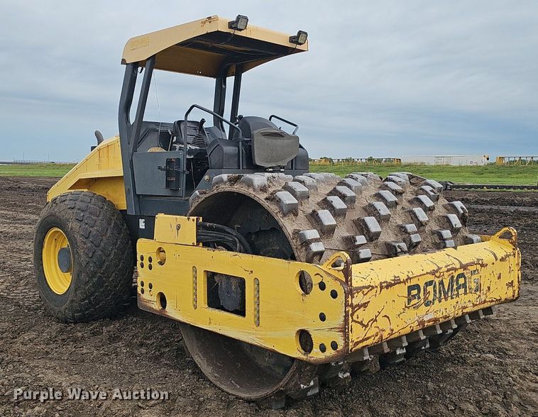 image for item DS4637 2011 Bomag BW 211D-40 single drum vibratory roller