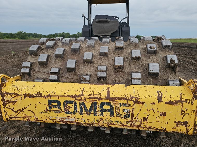 image for item DS4637 2011 Bomag BW 211D-40 single drum vibratory roller