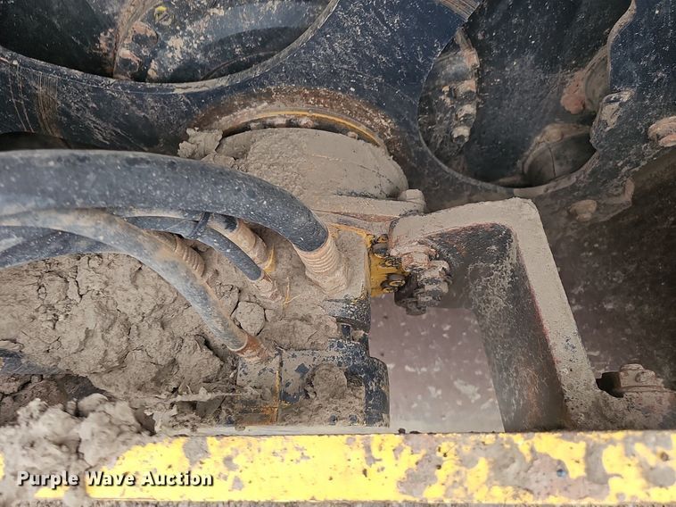 image for item DS4637 2011 Bomag BW 211D-40 single drum vibratory roller