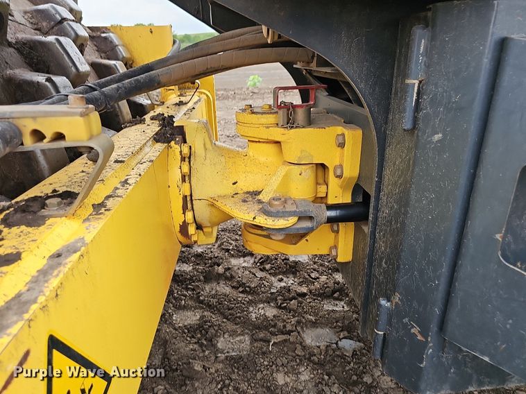 image for item DS4637 2011 Bomag BW 211D-40 single drum vibratory roller