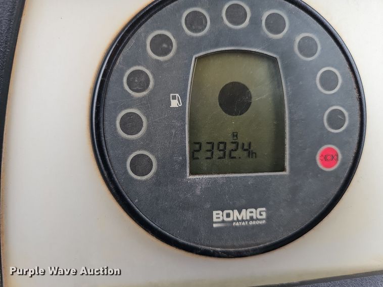 image for item DS4637 2011 Bomag BW 211D-40 single drum vibratory roller