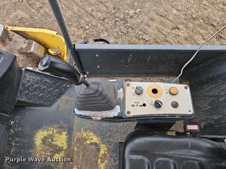 image for item DS4637 2011 Bomag BW 211D-40 single drum vibratory roller