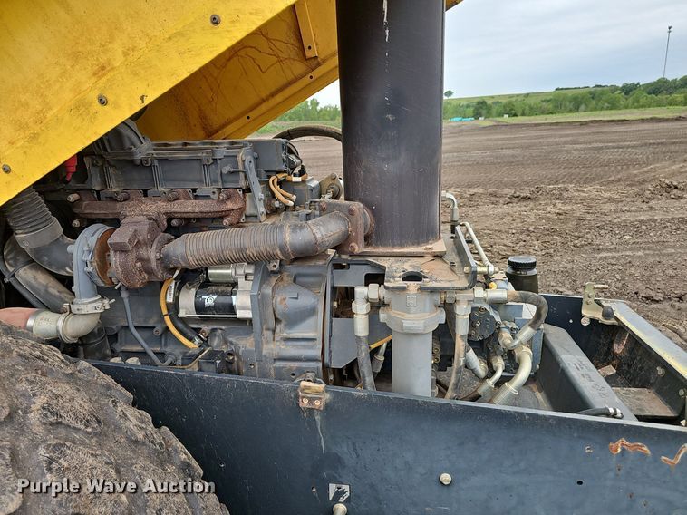 image for item DS4637 2011 Bomag BW 211D-40 single drum vibratory roller