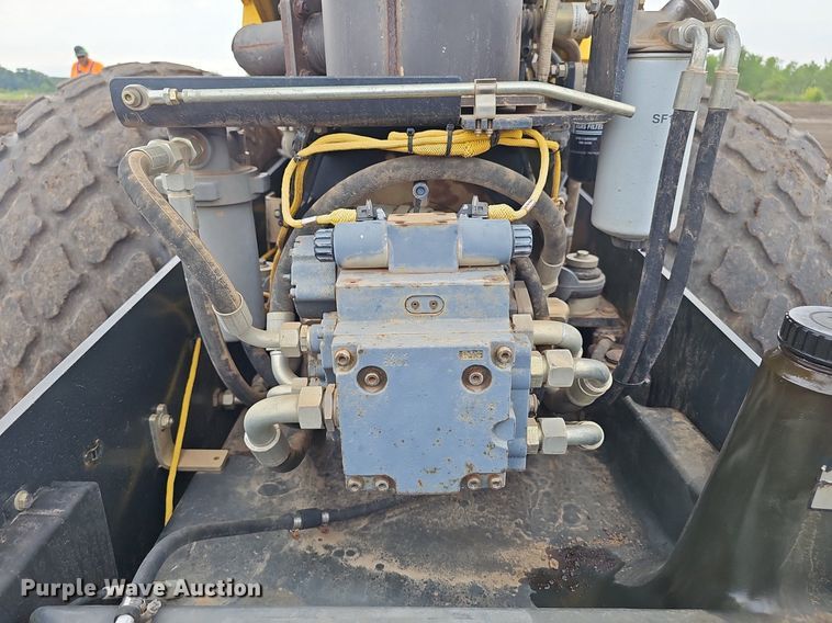 image for item DS4637 2011 Bomag BW 211D-40 single drum vibratory roller