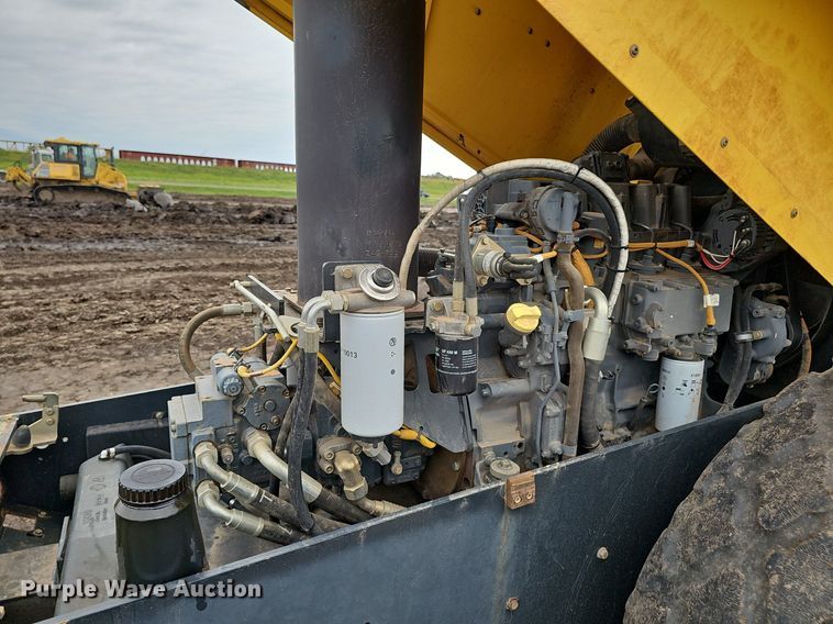 image for item DS4637 2011 Bomag BW 211D-40 single drum vibratory roller