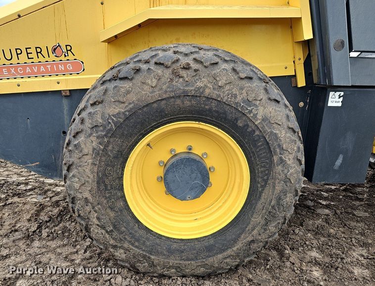 image for item DS4637 2011 Bomag BW 211D-40 single drum vibratory roller