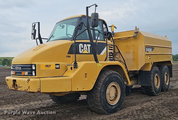 image for item DS4638 2012 Caterpillar 730 articulated water wagon