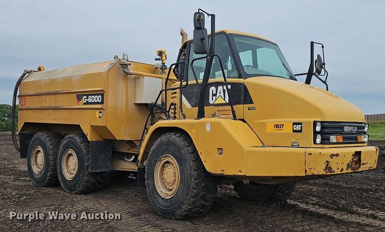 image for item DS4638 2012 Caterpillar 730 articulated water wagon