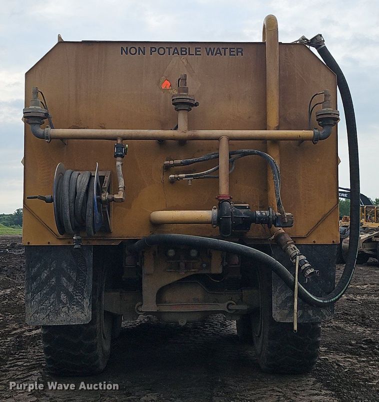 image for item DS4638 2012 Caterpillar 730 articulated water wagon