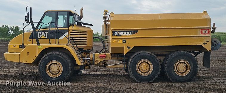 image for item DS4638 2012 Caterpillar 730 articulated water wagon