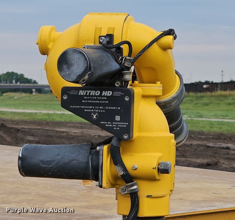 image for item DS4638 2012 Caterpillar 730 articulated water wagon