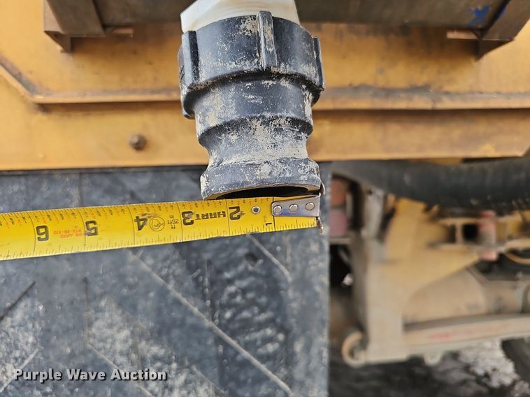 image for item DS4638 2012 Caterpillar 730 articulated water wagon