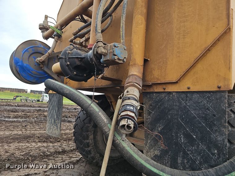 image for item DS4638 2012 Caterpillar 730 articulated water wagon