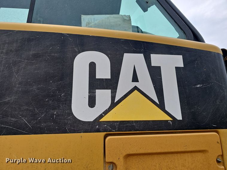 image for item DS4638 2012 Caterpillar 730 articulated water wagon