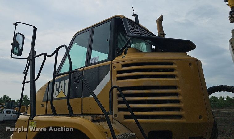 image for item DS4638 2012 Caterpillar 730 articulated water wagon