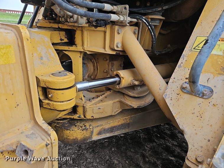 image for item DS4638 2012 Caterpillar 730 articulated water wagon