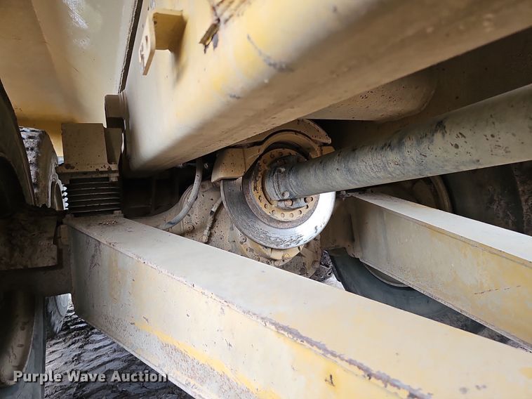 image for item DS4638 2012 Caterpillar 730 articulated water wagon