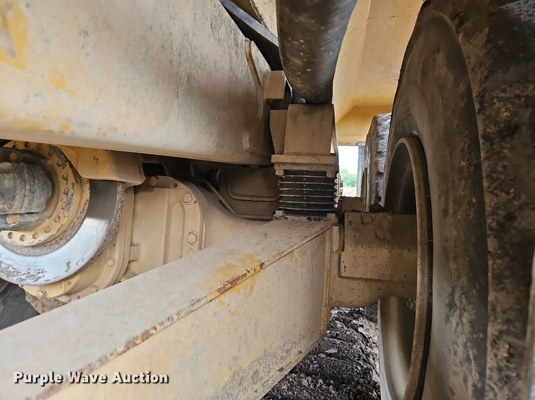 image for item DS4638 2012 Caterpillar 730 articulated water wagon