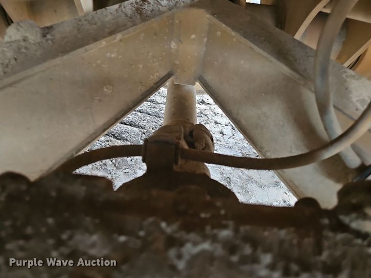 image for item DS4638 2012 Caterpillar 730 articulated water wagon