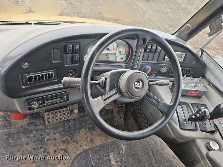 image for item DS4638 2012 Caterpillar 730 articulated water wagon