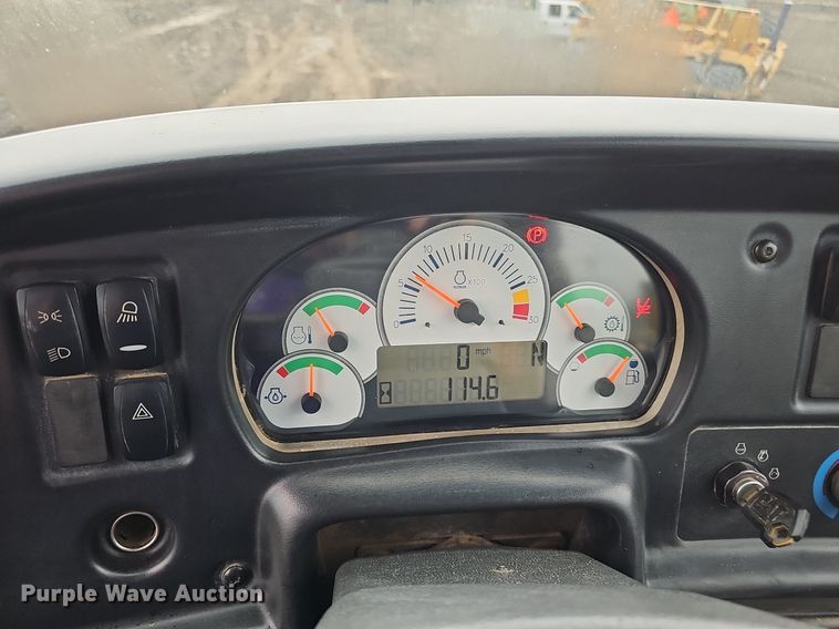 image for item DS4638 2012 Caterpillar 730 articulated water wagon