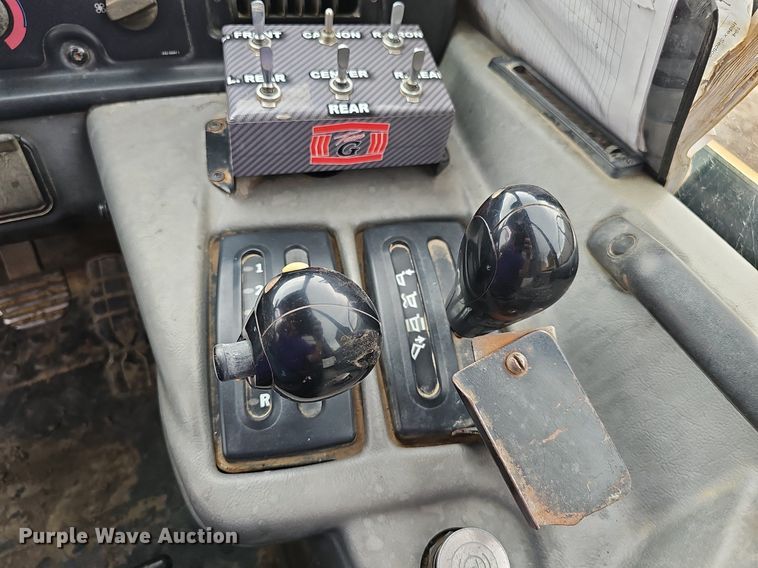 image for item DS4638 2012 Caterpillar 730 articulated water wagon