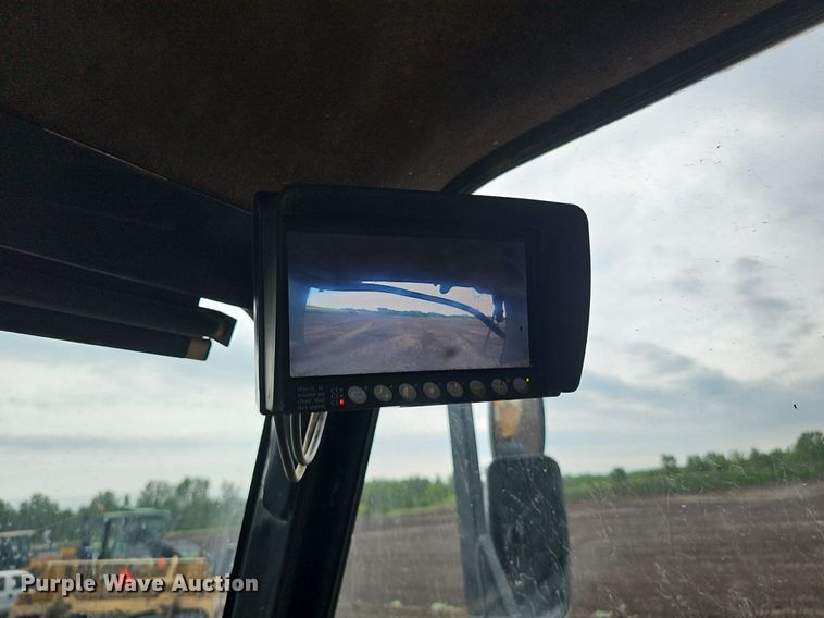 image for item DS4638 2012 Caterpillar 730 articulated water wagon