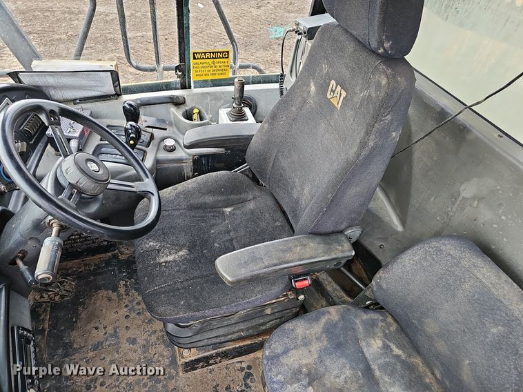 image for item DS4638 2012 Caterpillar 730 articulated water wagon