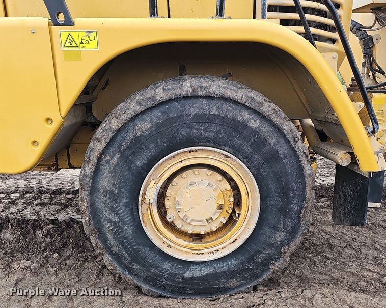 image for item DS4638 2012 Caterpillar 730 articulated water wagon